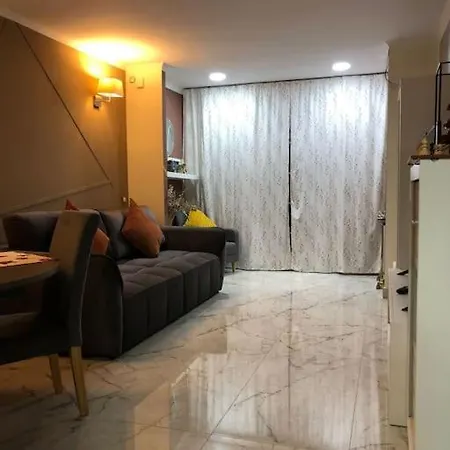 Unique * La Pineda